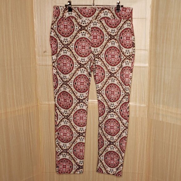 Chico's So Slimming Pink White Paisley Pull On Ankle Pants Medium - Picture 3 of 8
